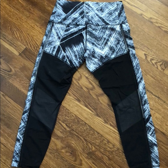 Lululemom mesh panel pants - Picture 2 of 4